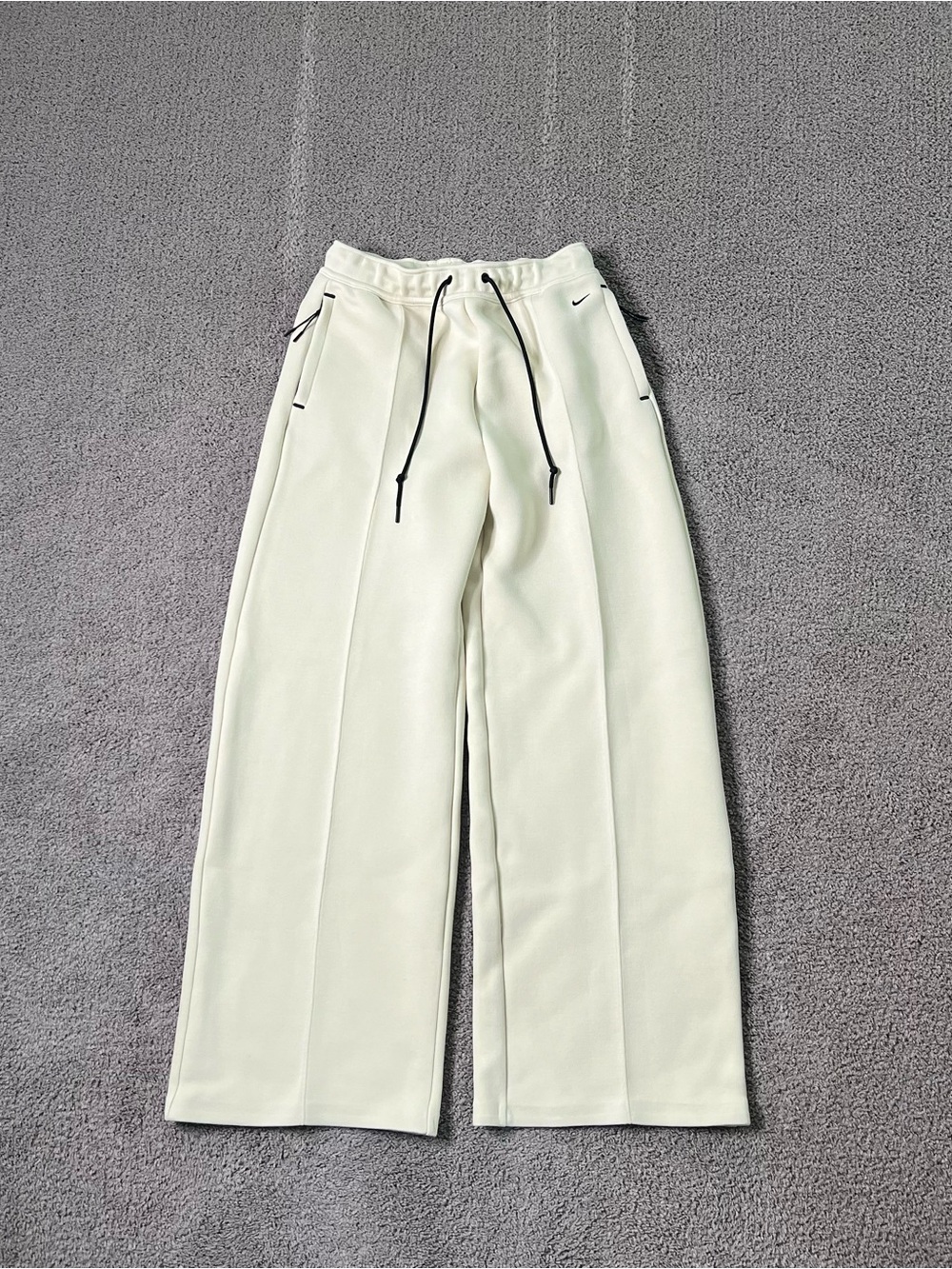 Nike Tech Wide-Leg Fleece Pants Men’s Size Small